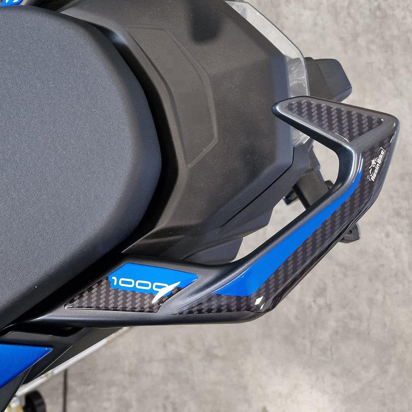 3D-Harzaufkleber für Suzuki GSX-S 1000 GT 2022, Blau Metall
