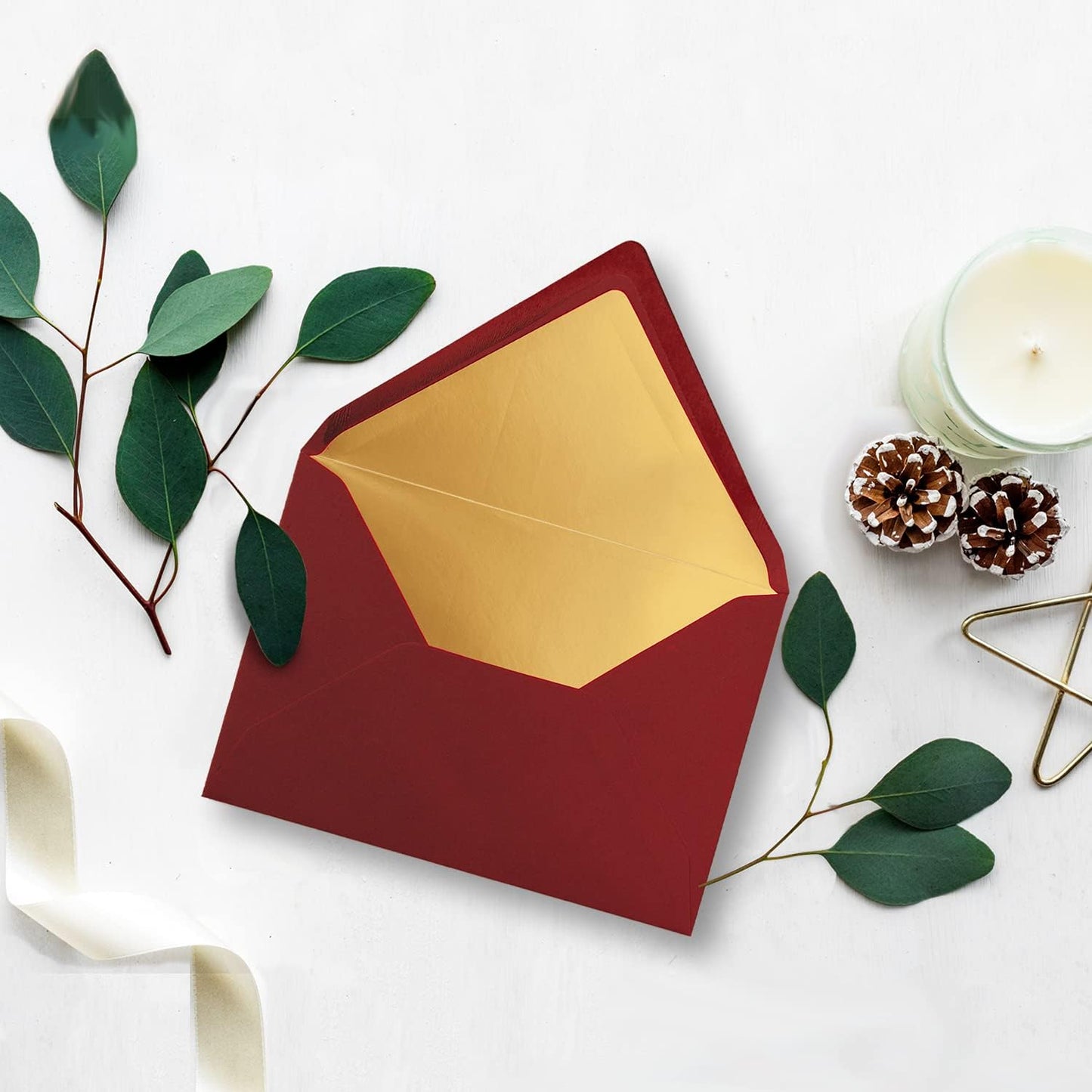 Metallic Gold-gefütterte Briefumschläge (100 Stück), 100 Umschläge dunkelrot | Gold