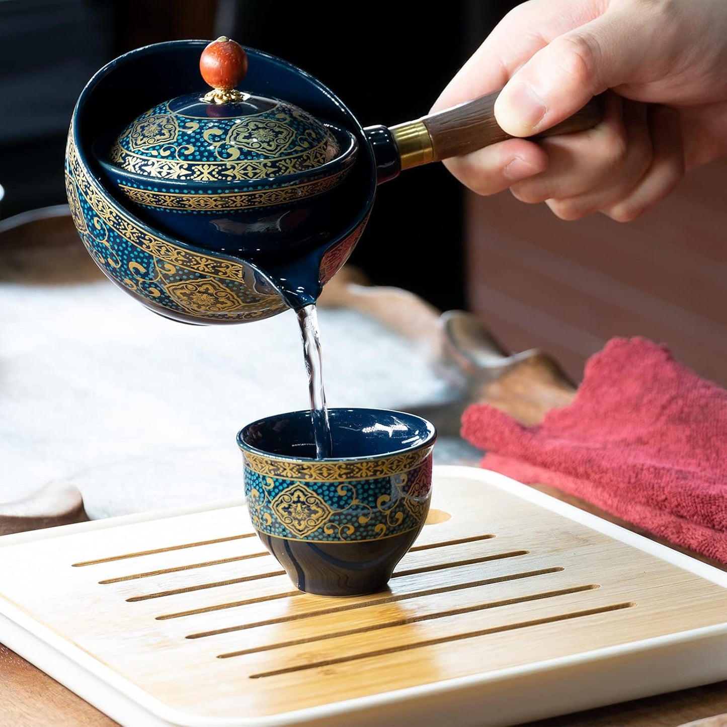 Chinesisches Gongfu-Tee-Set mit drehbarem Teebereiter, Blumenblau