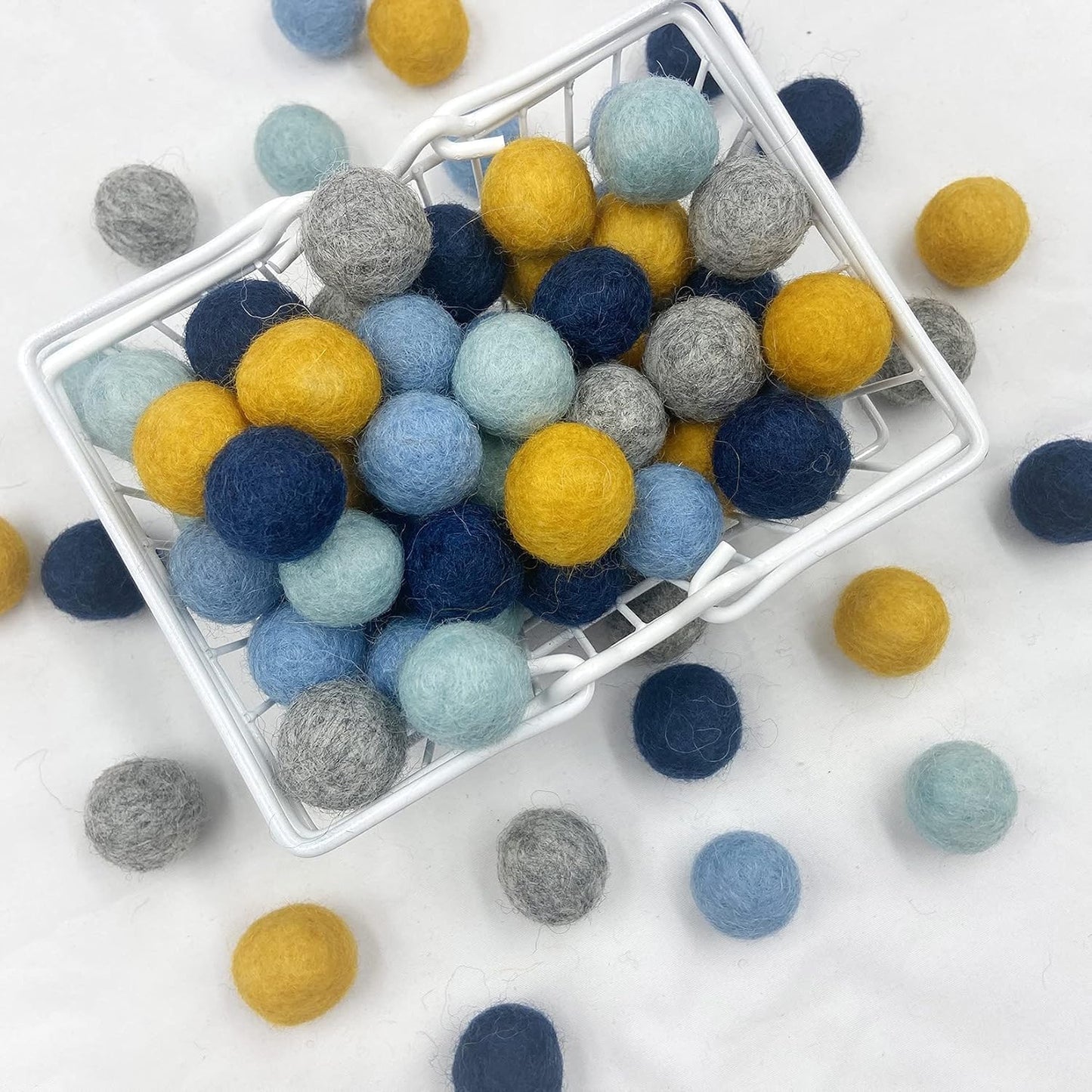 Filz Pom Pom Bälle 2cm (80 Stück) für DIY-Deko, Blau -80pc