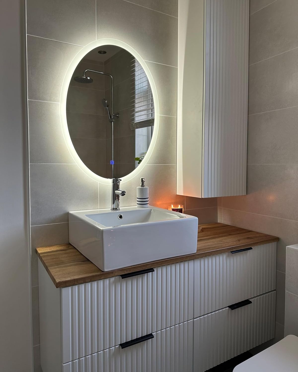 Ovaler Badspiegel mit LED-Beleuchtung, 80x60 cm