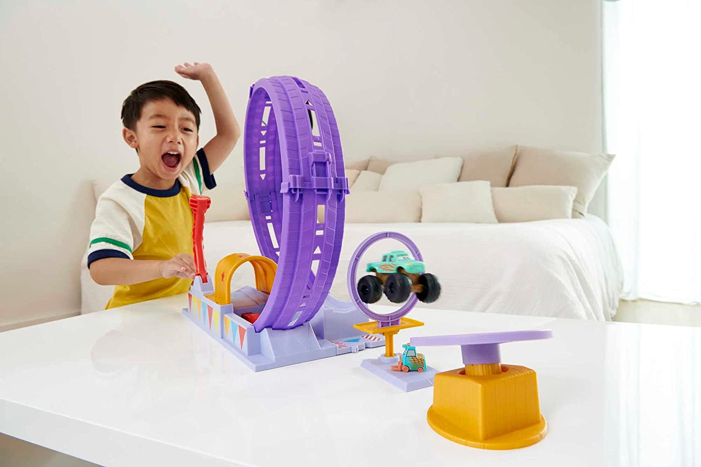 Disney Pixar Cars Stunt-Zirkus Spielset, Rennbahn